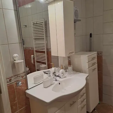 Lena - Lena Two Bedroom *