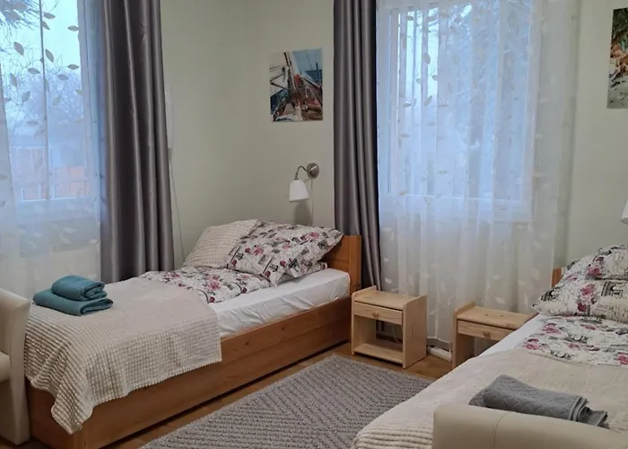 Lena - Lena Two Bedroom Lägenhet Vecsés